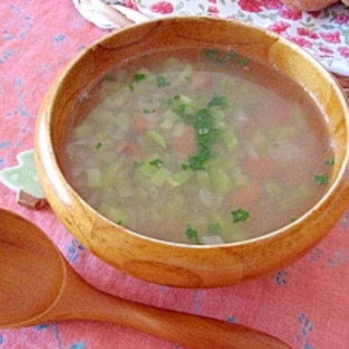 ブロッコリーの茎と金時豆のスープ